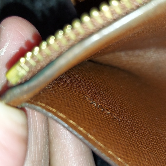 Louis Vuitton Porte Monnaie Billets Tresor, Vintage LV Wallet - Picture 13 of 17